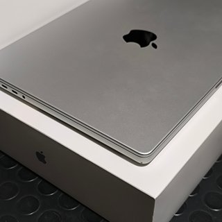 MacBook Pro 14” M1 Pro (16GB / 512GB)