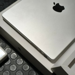 MacBook Pro 14” M1 Pro (16GB / 512GB)