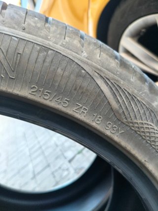 Neumáticos Vredestein 215/45 R18 93Y