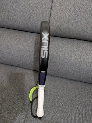 Pala Siux Fénix Pro 2026 Firmada personalmente.