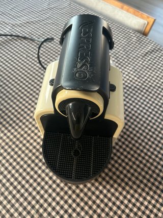 Cafetera de capsulas Nespresso DeLonghi Blanca