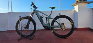 Ebike Cube stereo hybrid 160 Montaña Buen Estado