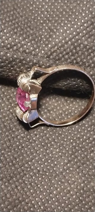 Sortija Art Decó de, Oro, Plata y  Amatista Rosa.