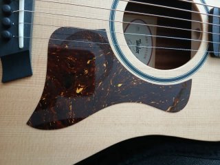 Guitarra Taylor baby