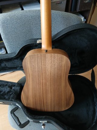 Guitarra Taylor baby