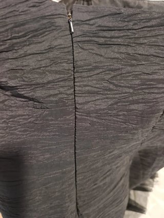 Vestido negro con volantes