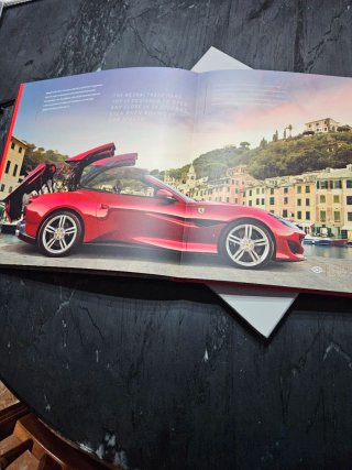 Folleto del FERRARI Portofino