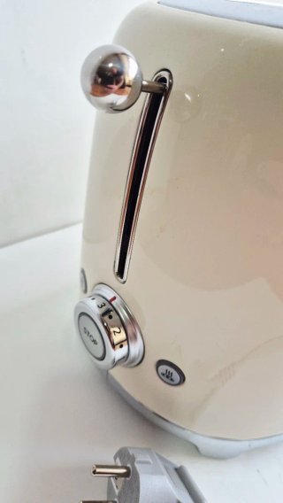 Torradeira Smeg TSF02 Creme