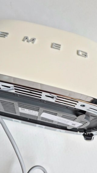 Torradeira Smeg TSF02 Creme