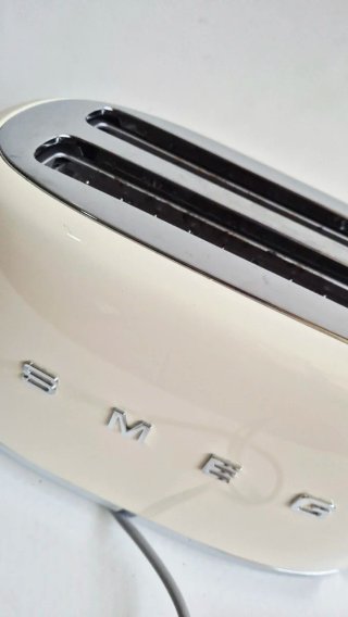 Torradeira Smeg TSF02 Creme
