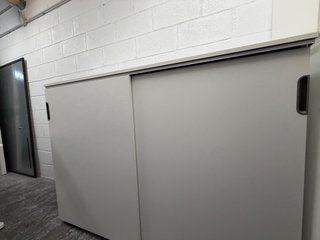 Armario oficinas GALANT Ikea 160x120