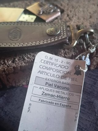 Set Regalo mechero tipo Zippo y Llavero Cuero DON