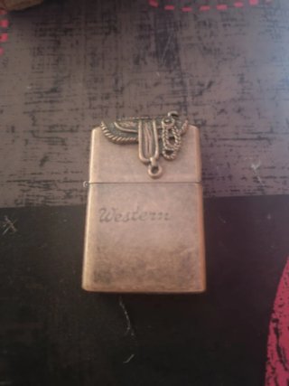 Set Regalo mechero tipo Zippo y Llavero Cuero DON