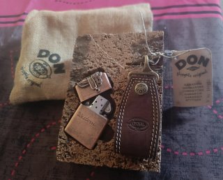 Set Regalo mechero tipo Zippo y Llavero Cuero DON