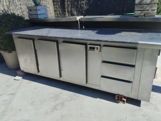 MUEBLE DE INOX Y MARMOL