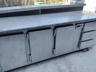 MUEBLE DE INOX Y MARMOL
