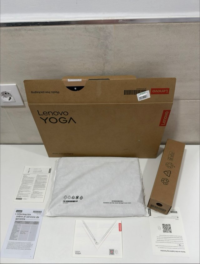Lenovo Yoga Slim 7 OLED Intel Core Ultra