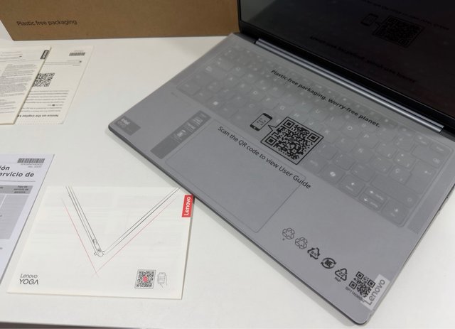 Lenovo Yoga Slim 7 OLED Intel Core Ultra