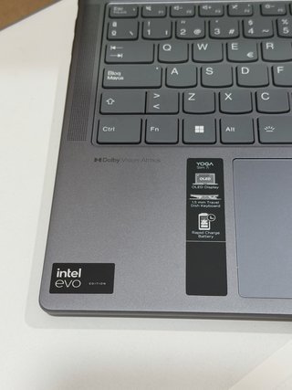 Lenovo Yoga Slim 7 OLED Intel Core Ultra