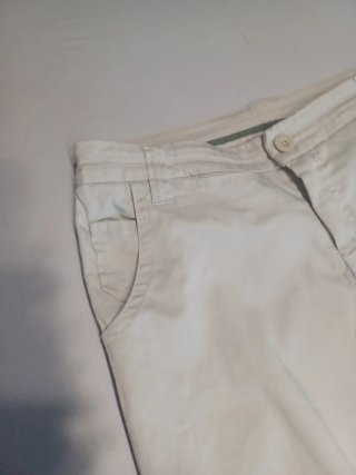 Pantalón mujer bermuda beige