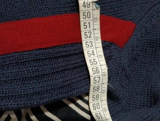 Chaqueta de punto azul y roja hombre