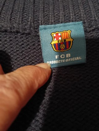 Chaqueta de punto azul y roja hombre