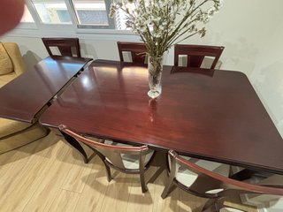 Mesa comedor caoba y 6 sillas (mesa baja regalo)