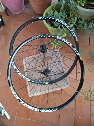 Ruedas MAVIC Crossone Disc 26"