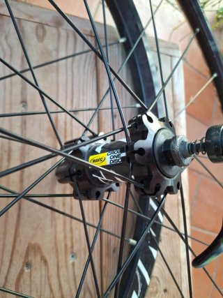 Ruedas MAVIC Crossone Disc 26"
