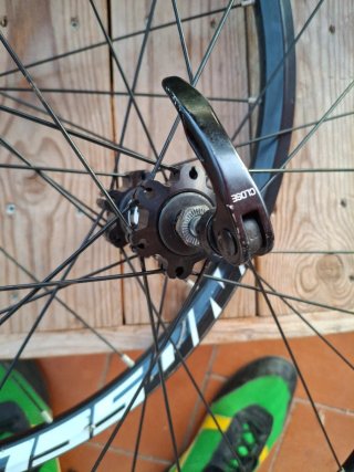 Ruedas MAVIC Crossone Disc 26"