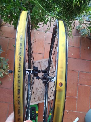 Ruedas MAVIC Crossone Disc 26"