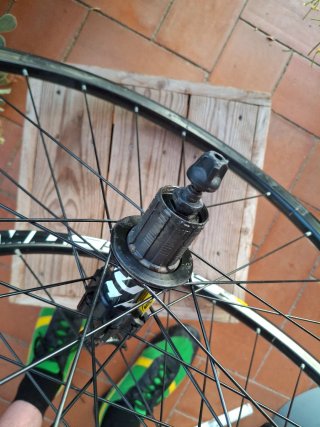 Ruedas MAVIC Crossone Disc 26"