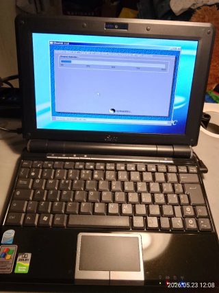 Netbook Asus E1000 WinXP