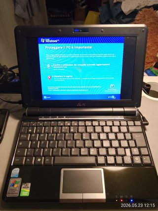 Netbook Asus E1000 WinXP