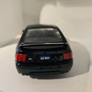 Maisto Ford Mustang Cobra 1999 1:24