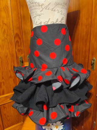 Falda flamenca corta lunares rojo y negro