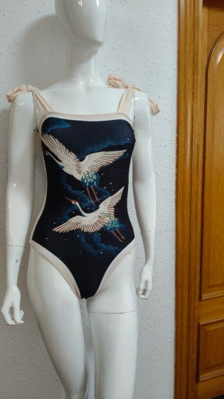 Bañador elegante con estampado de grullas