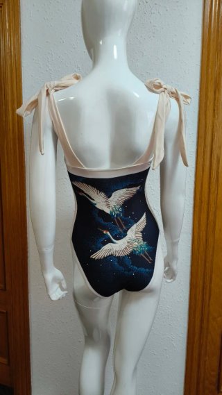Bañador elegante con estampado de grullas