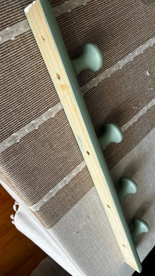 Perchero de madera 4 pomos verde