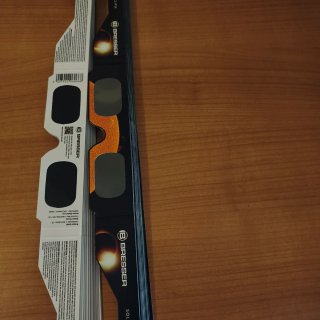 Gafas Eclipse Solar. Si compras 4 la núm 5 gratis.
