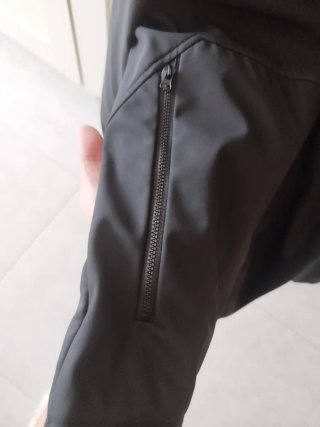 Chaqueta Zara Hombre Negra con Capucha