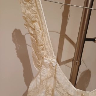 Camisón de satén con encaje