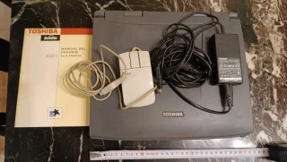 Portátil Retro Toshiba Satellite 2060CDS + Manual