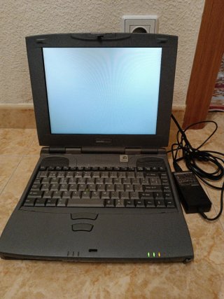 Portátil Retro Toshiba Satellite 2060CDS + Manual