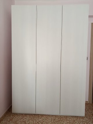 Armario de tres puertas blanco