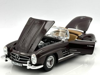 Mercedes Benz 300 SL Roadster. Escala 1:18. Nuevo