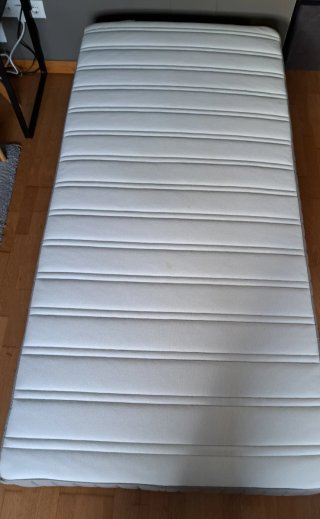 Letto a due piazze con 2 somieri 90x190 cm e materassi