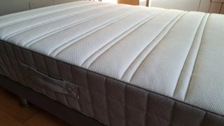 Letto a due piazze con 2 somieri 90x190 cm e materassi