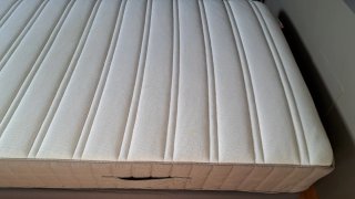 Letto a due piazze con 2 somieri 90x190 cm e materassi