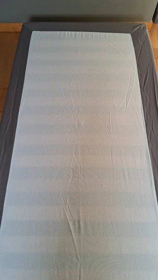 Letto a due piazze con 2 somieri 90x190 cm e materassi
